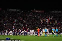 AYXapp下载-充满悬念的比赛让球迷乐在其中