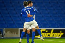 爱游戏在线-包含阿拉维斯艰难战平，努力维持在保级区的词条