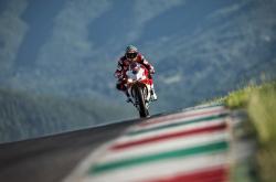 爱游戏官方入口-从多伦多到深圳，西亚卡姆的东方爆发与篮球文化的无界共鸣