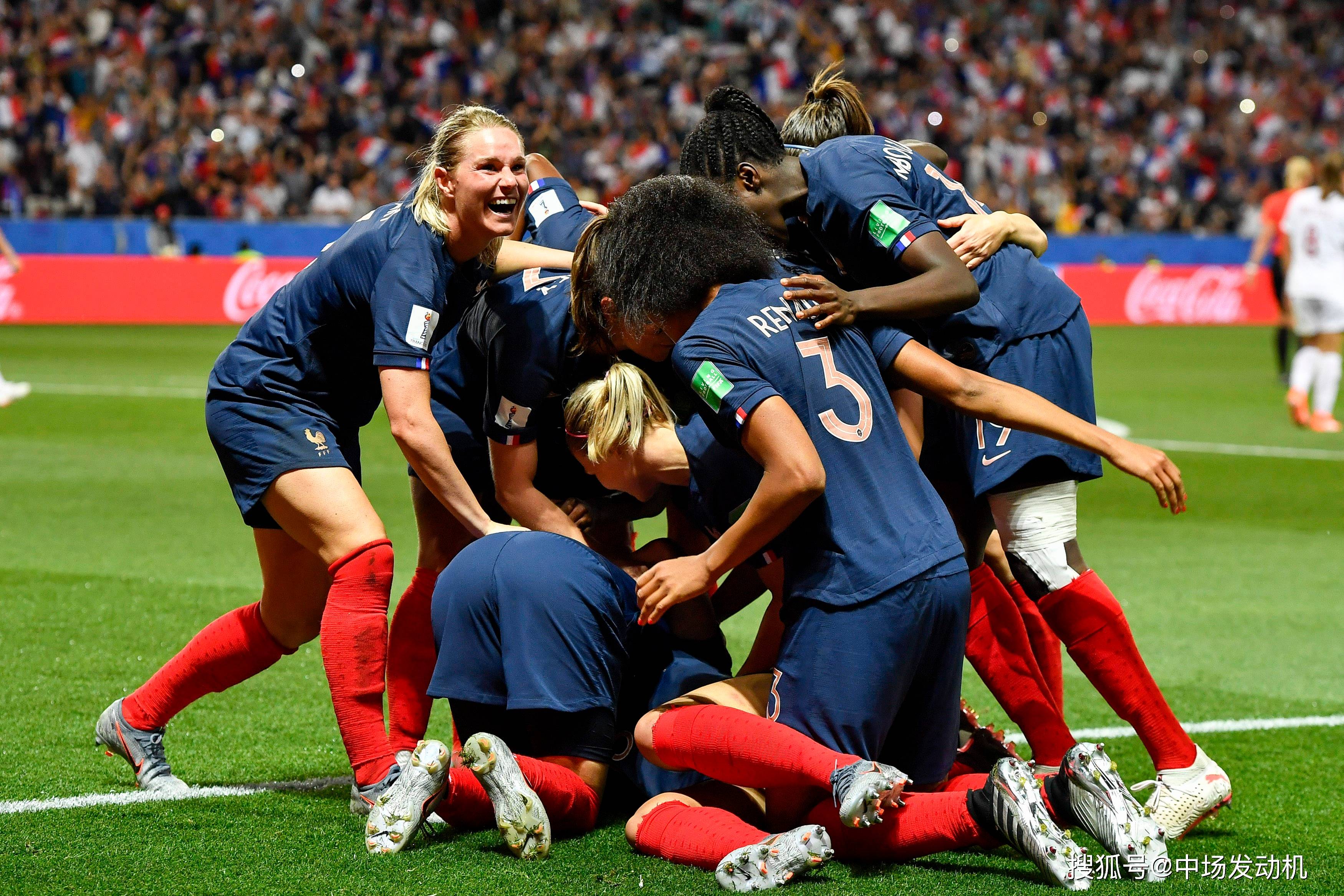 德国女足俱乐部成员在欧洲联赛中脱颖而出