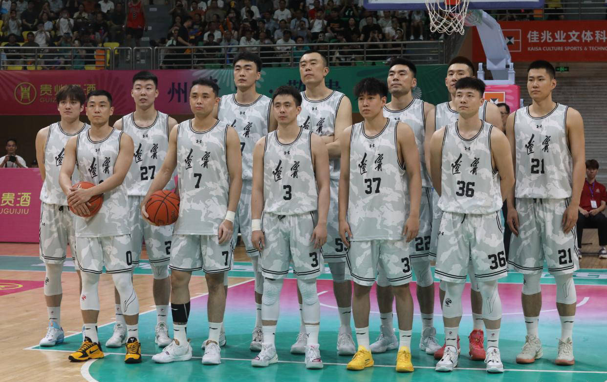 球队备战紧张且有序，迎战对手强劲