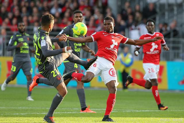 关于里尔击败波尔多，取得不可惊的胜利的信息