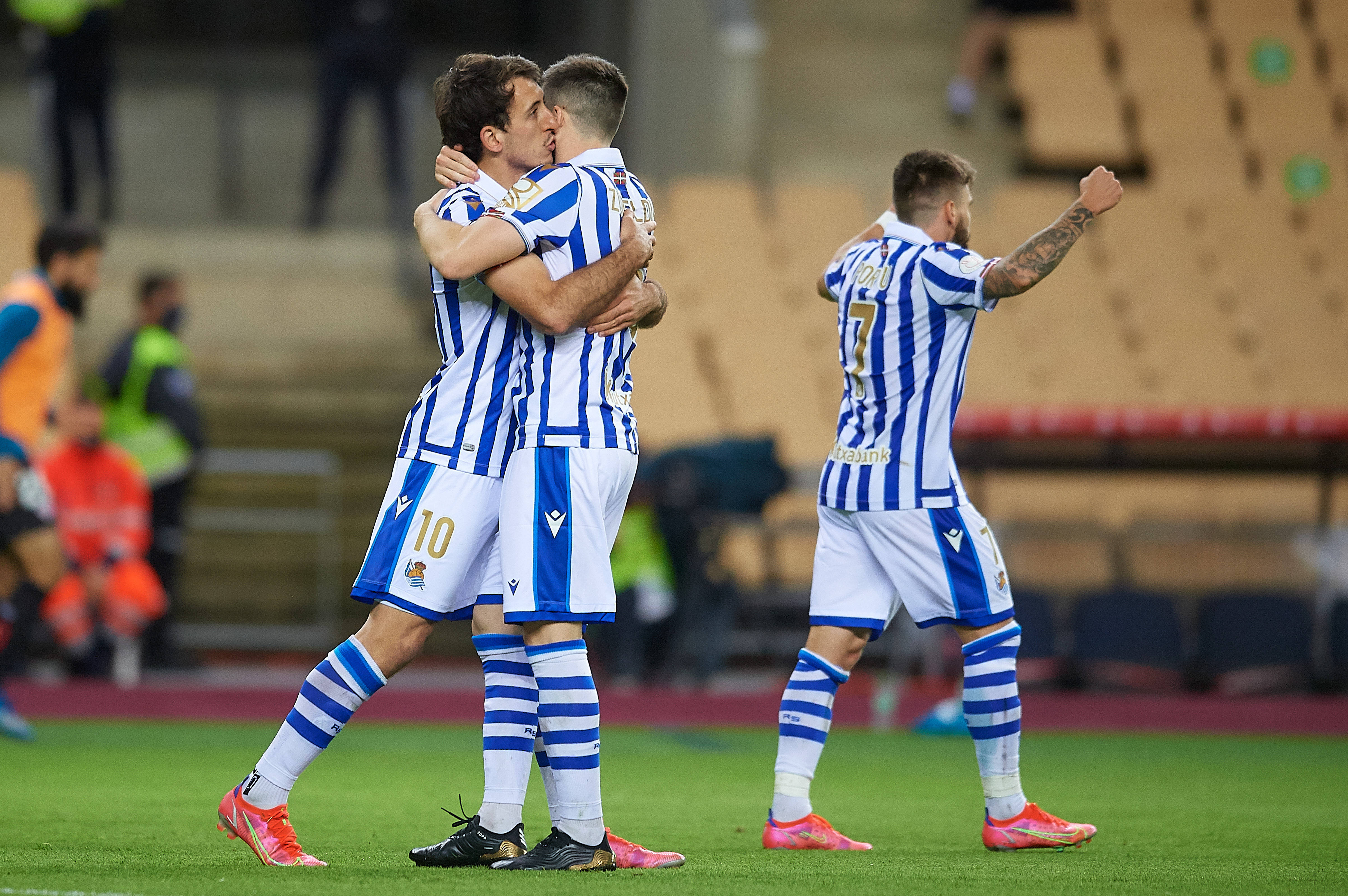 尼斯客场告负,遭遇背水一战 尼斯客场告负,遭遇背水一战