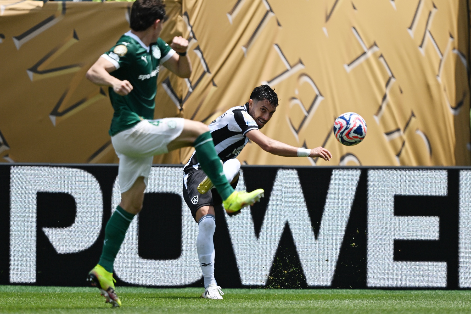 包含帕尔马客场取胜,重返联赛前列的词条 包含帕尔马客场取胜,重返联赛前列的词条