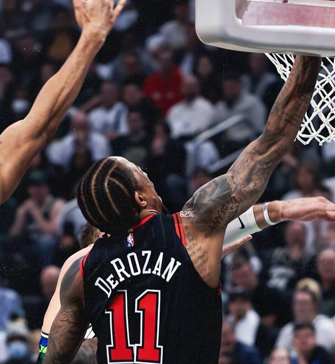 雄鹿力克广州队,德罗赞带队取胜 雄鹿力克广州队,德罗赞带队取胜