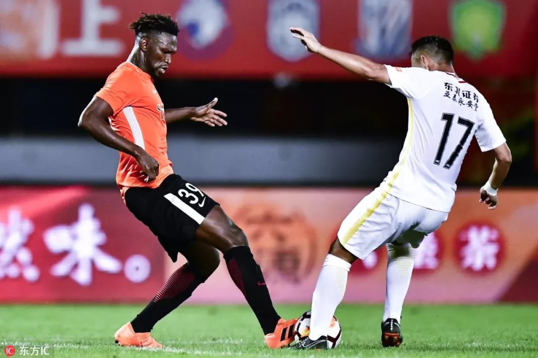 包含天津泰达逆转大连一方，取得关键胜利的词条