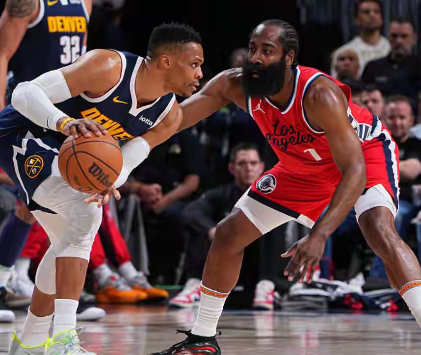 关于快船力克掘金，武切维奇统治全场的信息