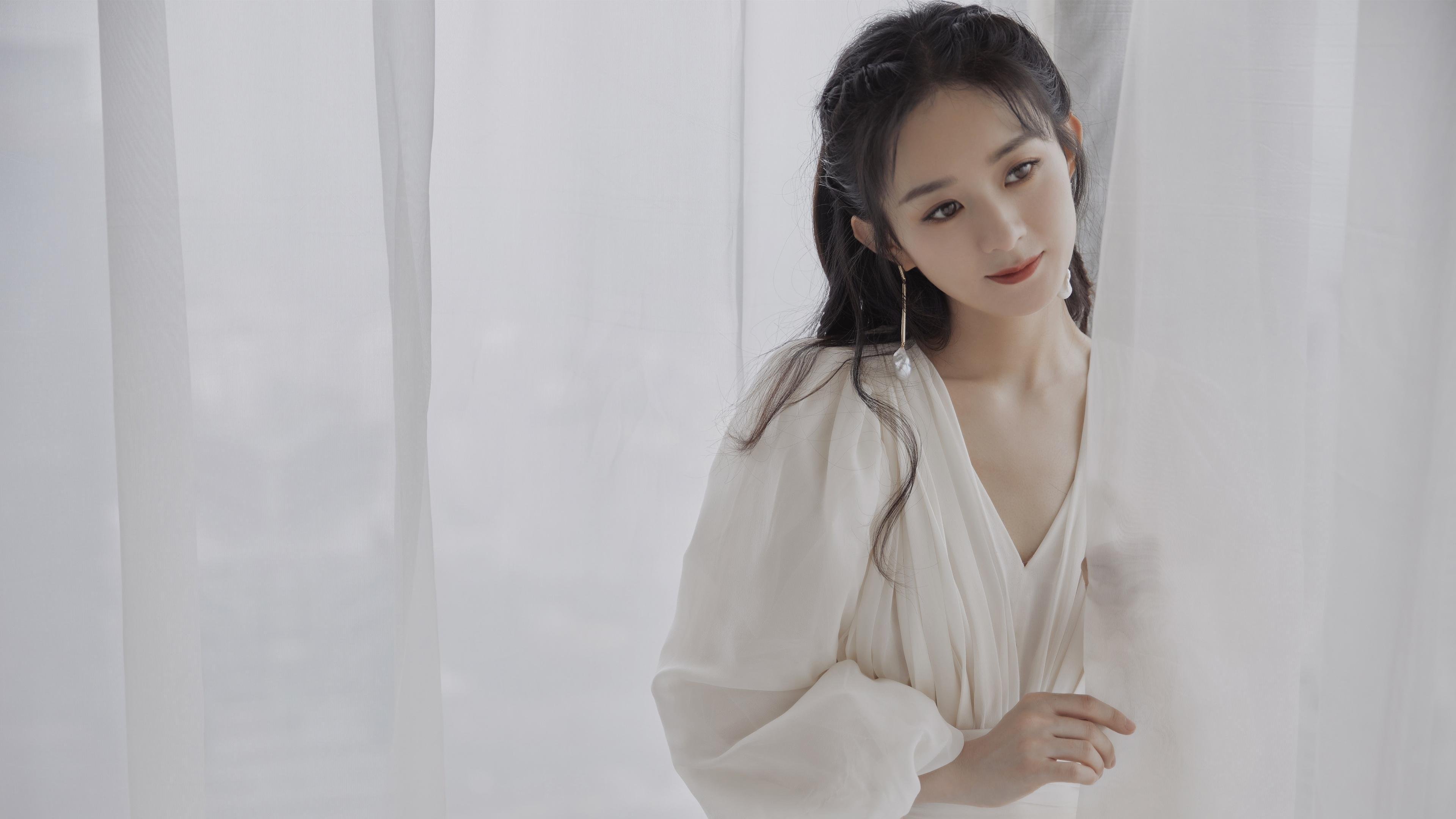 字母哥禁区织网,湖人险胜爵士,一场防守艺术的极限演绎