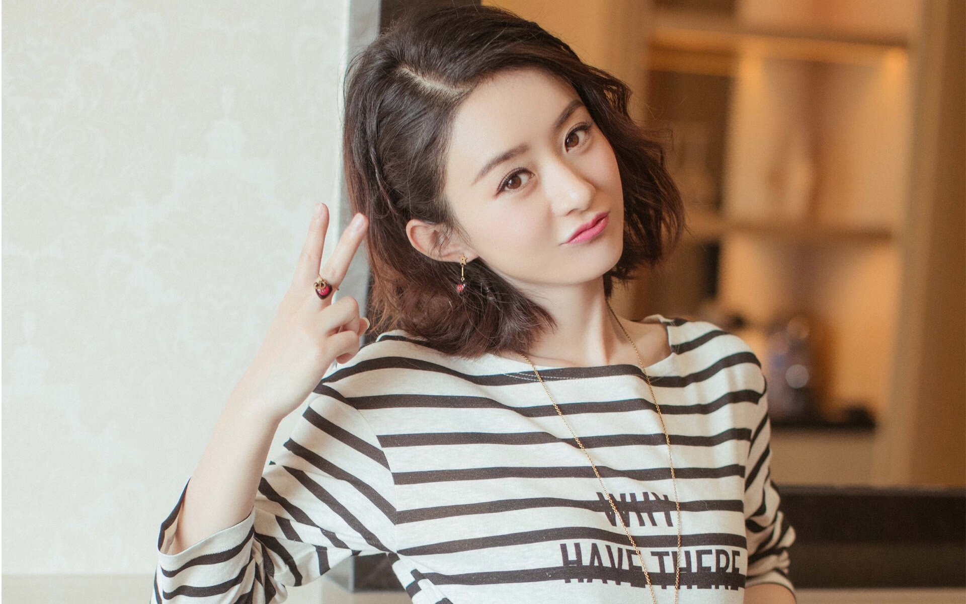 布克节奏大师掌控全局,活塞淘汰赛力克热火展露黑马本色