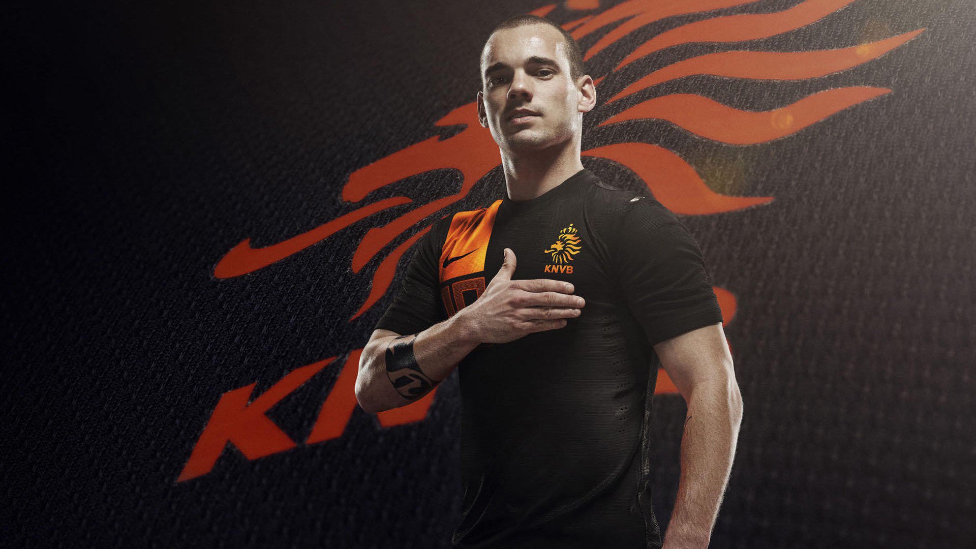 从阿尔及利亚掀翻西班牙到李刚仁成为关键先生，足球世界的唯一性时刻