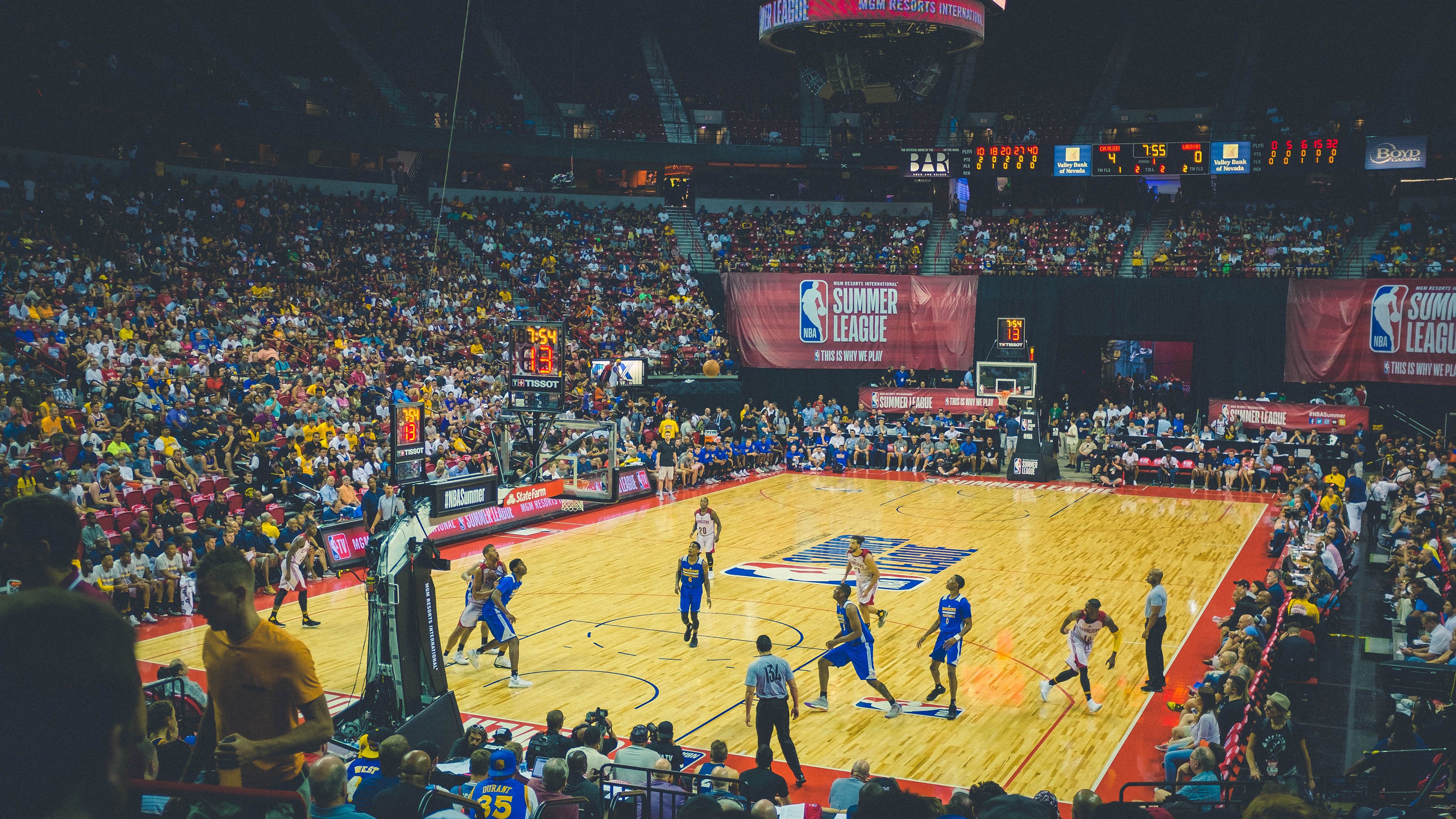 哈登的独舞，当奇才的锋芒遇上爵士的坚韧